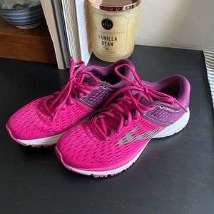 EUC Brooks Ravenna 9 Sz 7.5 (Women’s)